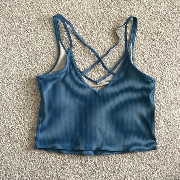 Vuori Ribbed Crop Tank Top - Blue - Picture 6 of 8